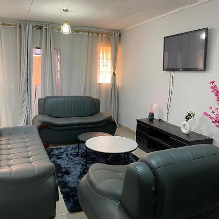 Ecolinkshouse Villa Yaounde Bagian luar foto