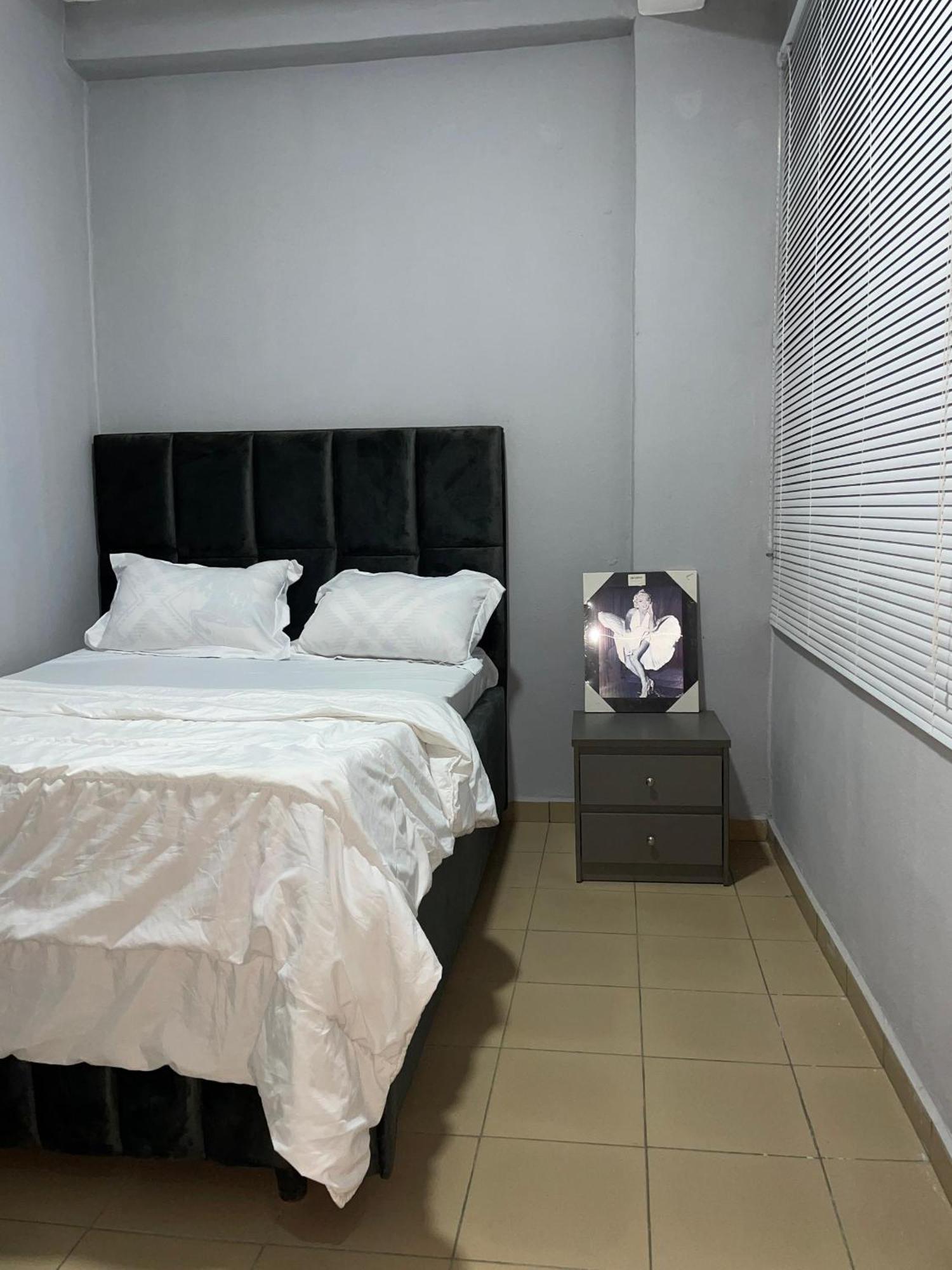 Ecolinkshouse Villa Yaounde Bagian luar foto