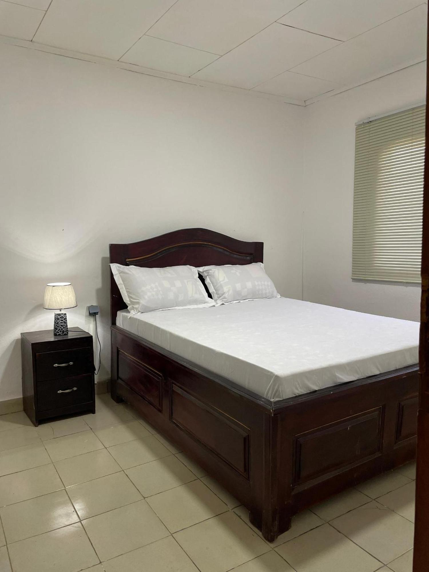 Ecolinkshouse Villa Yaounde Bagian luar foto